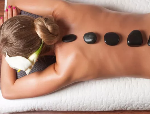 The advantages of getting a hot stone massage